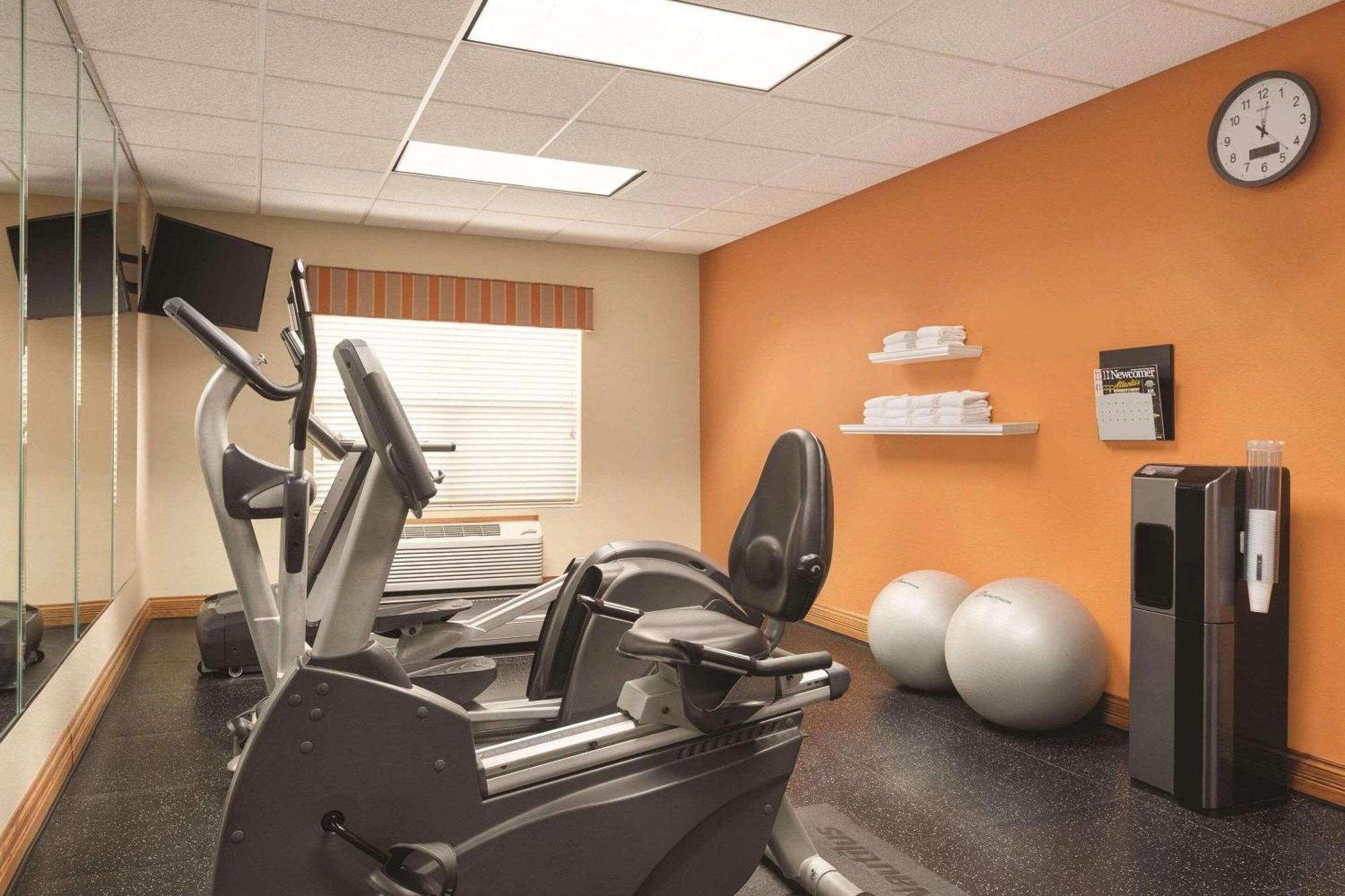 Country Inn & Suites By Radisson, Lawrenceville, Ga מראה חיצוני תמונה